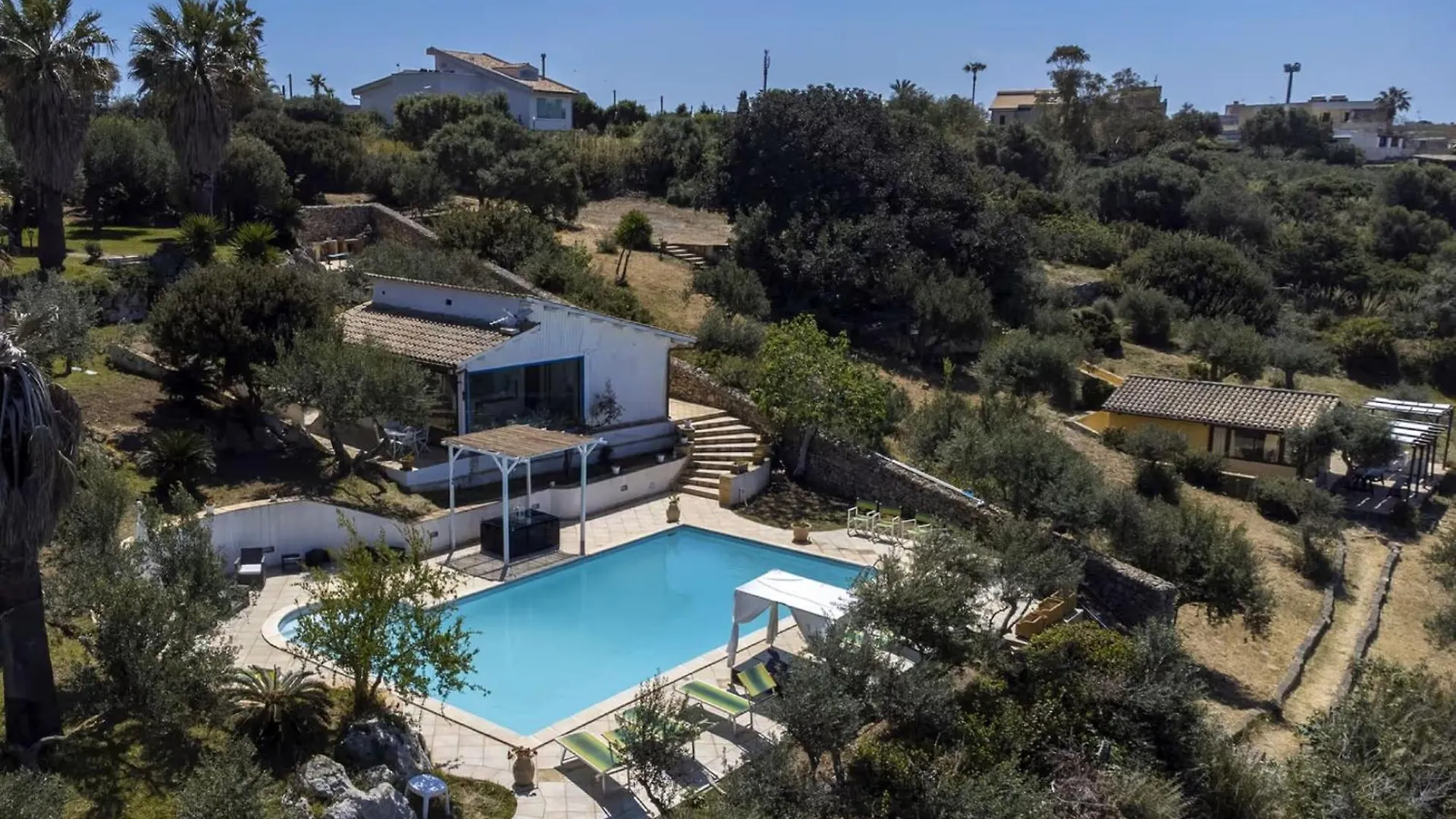 Coastal Comfort With Amazing Views - Beahost Parrinello